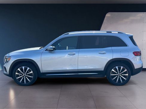 Used 2023 Mercedes-Benz GLB 250 image 2