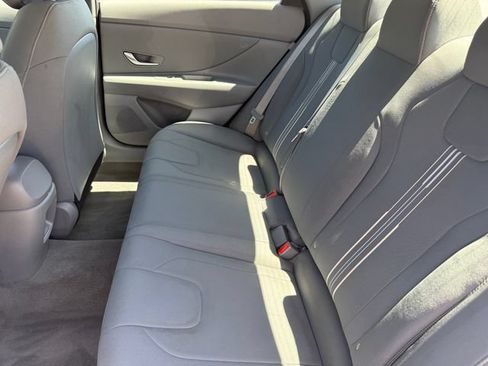 Used 2025 Hyundai Elantra Sport FWD image 29