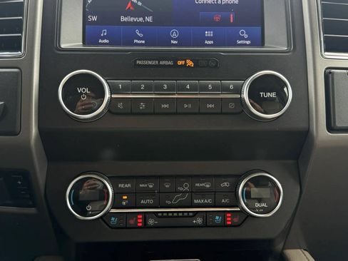 Used 2020 Ford Expedition XLT w/ Equipment Group 202A AWD/4WD image 7
