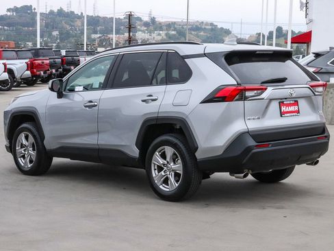 Certified 2022 Toyota RAV4 XLE w/ Convenience Package FWD image 5