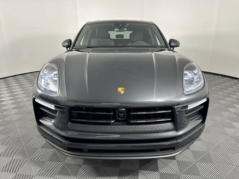 Certified 2025 Porsche Macan image 6