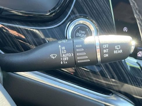 Used 2025 Cadillac XT6 Premium Luxury FWD image 27