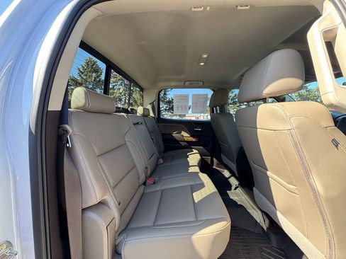 Used 2019 GMC Sierra 2500 SLT image 28