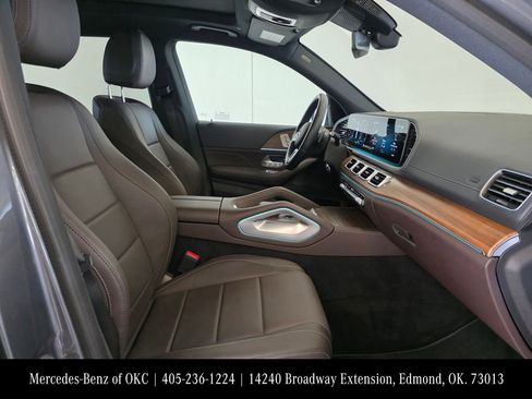 Used 2022 Mercedes-Benz GLS 450 4MATIC image 17