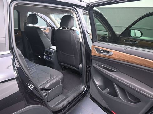 New 2026 Volkswagen Atlas SE image 42