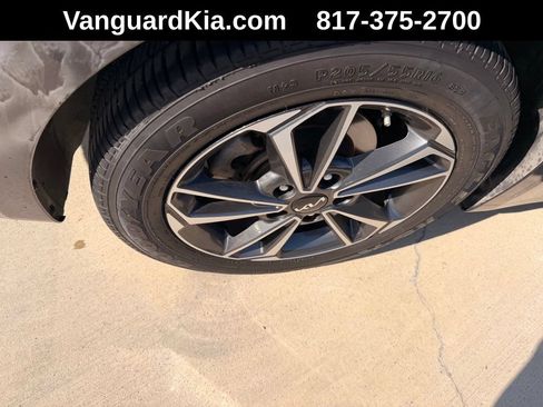 Certified 2022 Kia Forte LXS FWD image 10