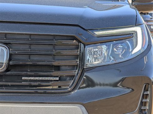 Certified 2022 Honda Ridgeline Black Edition image 9