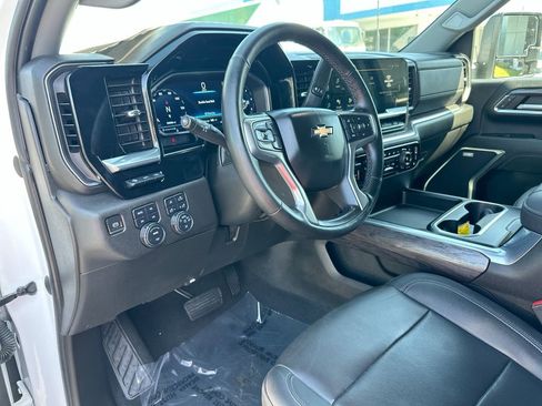 Used 2024 Chevrolet Silverado 2500 LTZ w/ LTZ Plus Package image 10