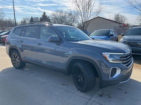 New 2026 Volkswagen Atlas SE image 1