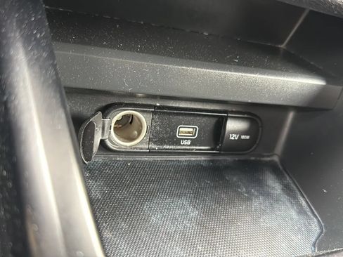 Used 2020 Kia Soul LX FWD image 19