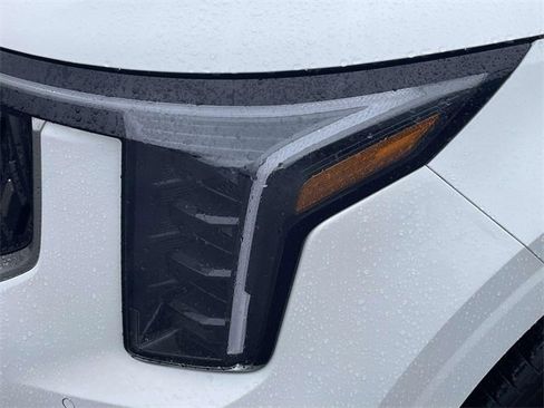 New 2026 Kia Carnival EX image 8