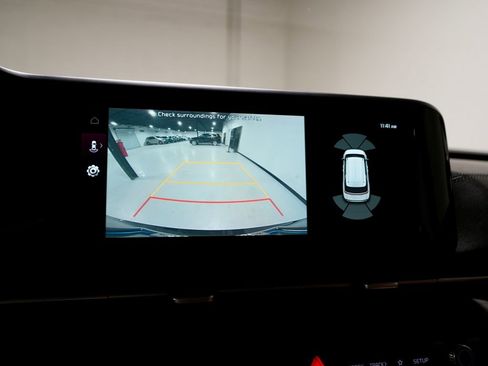 Used 2023 Kia Carnival EX image 5