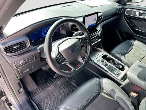 Used 2022 Ford Explorer ST w/ ST High-Performance Pack AWD/4WD image 9