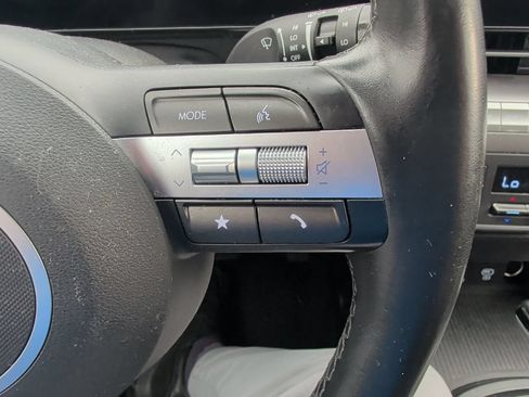 Used 2025 Hyundai Kona SEL FWD image 16