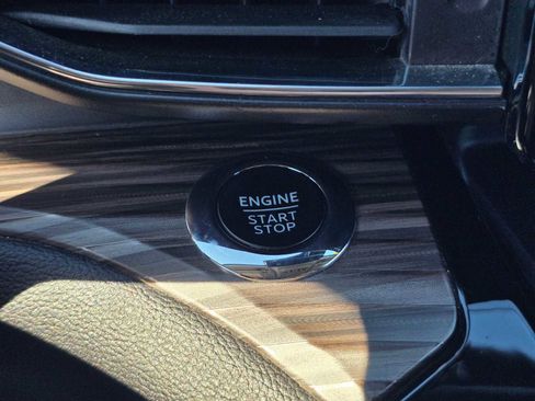 Used 2023 Ford Explorer Limited w/ Equipment Group 301A image 38