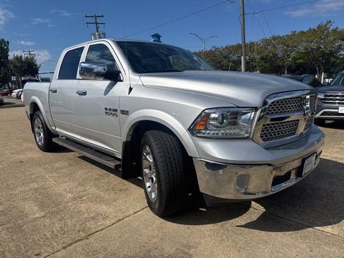 Used 2017 RAM 1500 Laramie w/ Convenience Group image 3