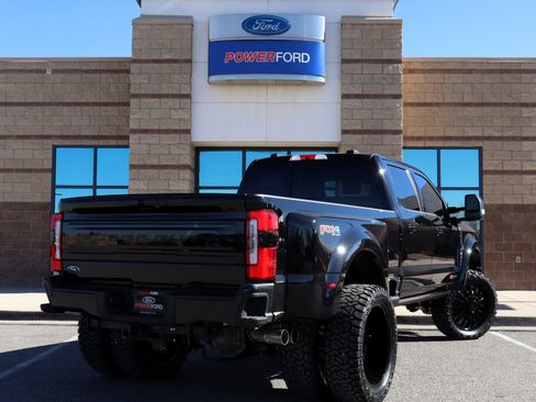 Used 2025 Ford F450 Platinum w/ FX4 Off-Road Package image 6