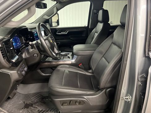 Certified 2023 Chevrolet Silverado 1500 LTZ AWD/4WD image 13