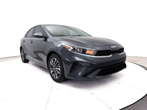Certified 2024 Kia Forte LXS w/ LXS Technology Package FWD image 10