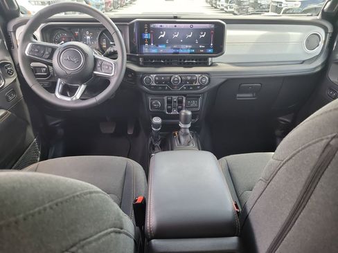 Used 2025 Jeep Wrangler Unlimited Sahara w/ Safety Group image 12