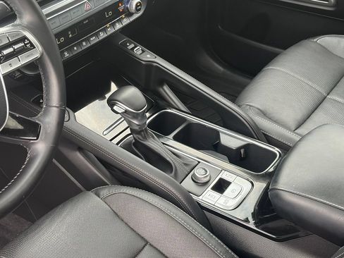 Used 2021 Kia Telluride EX w/ EX Premium Package FWD image 12