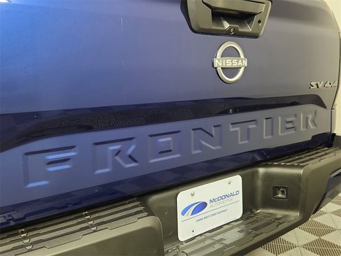 Used 2022 Nissan Frontier SV image 8