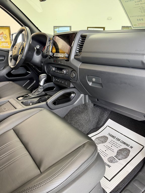 Used 2022 Nissan Frontier Pro-X w/ Pro-X Premium Package RWD image 12