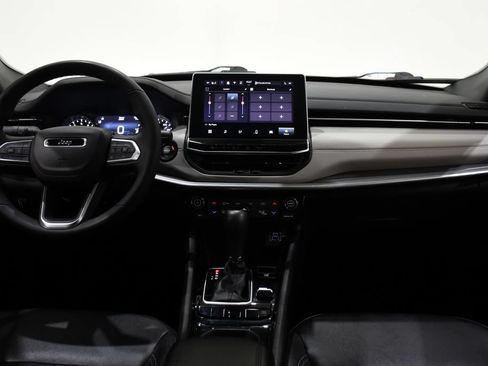 Used 2025 Jeep Compass Limited AWD/4WD image 9