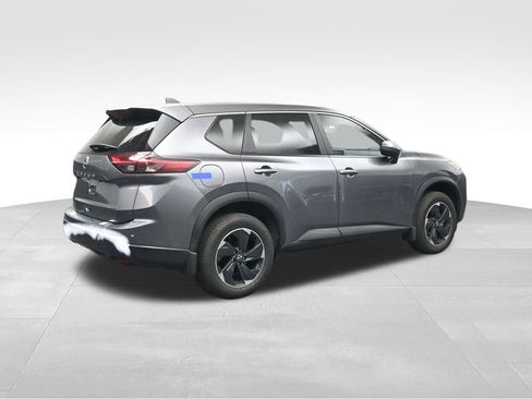 Used 2025 Nissan Rogue SV image 5