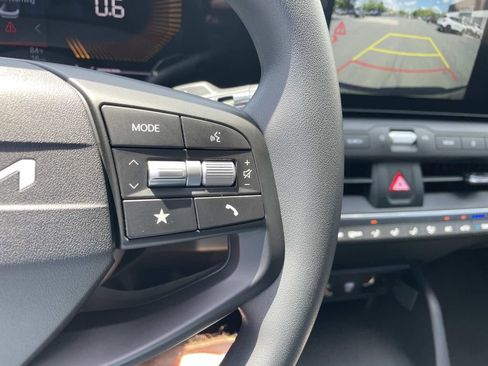 New 2026 Kia K4 FWD image 12