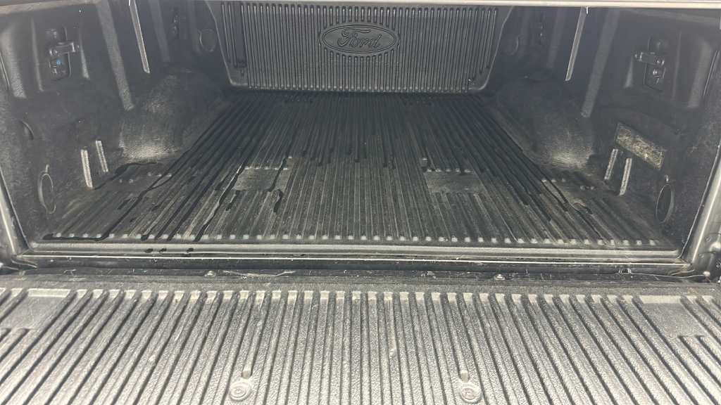 Used 2016 Ford F150 XLT w/ Equipment Group 302A Luxury AWD/4WD image 9