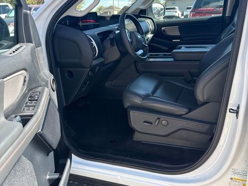 Used 2025 Ford Expedition Max Active AWD/4WD image 5