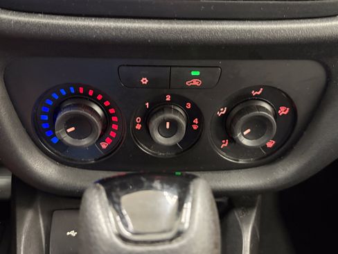 Used 2021 RAM ProMaster City Tradesman FWD image 18