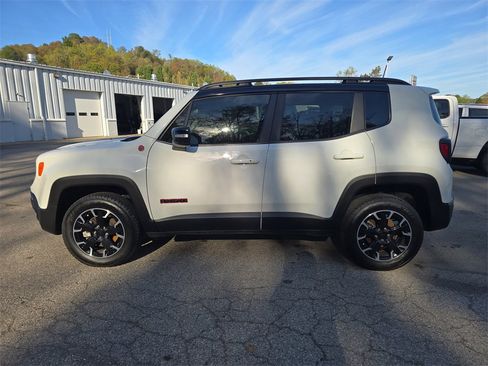 Used 2023 Jeep Renegade Trailhawk w/ Trailhawk Elite Group image 7