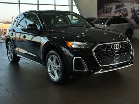 Used 2024 Audi Q5 e Premium Plus image 9
