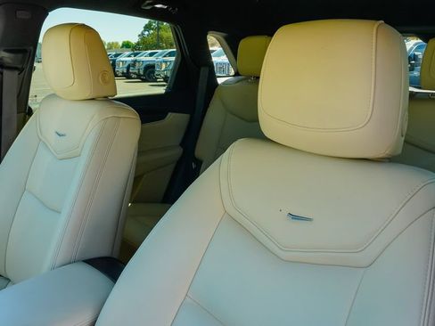 Used 2019 Cadillac XT5 FWD image 14