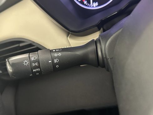 Used 2021 Subaru Outback Premium image 31