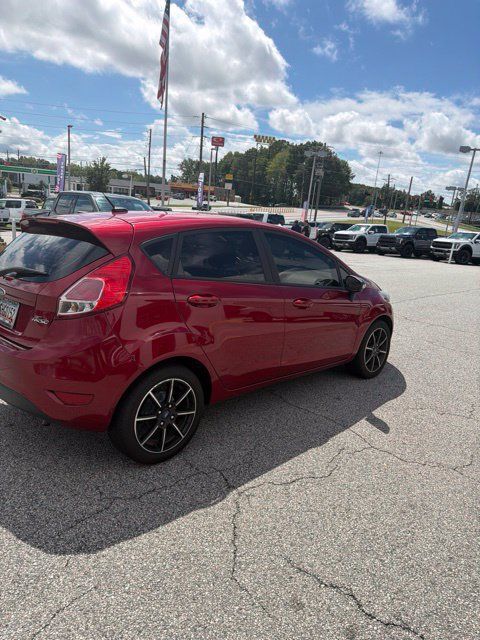Used 2016 Ford Fiesta SE w/ SE Black Package FWD image 7