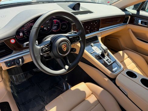 Certified 2023 Porsche Panamera 4 Platinum Edition AWD/4WD image 4