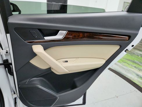 Used 2018 Audi Q5 Premium Plus image 30