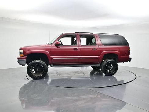 Used 2004 Chevrolet Suburban LT w/ Preferred Equipment Group RWD image 6