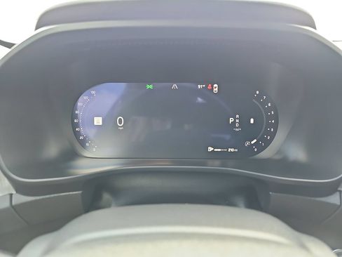 Used 2025 Volvo XC40 B5 Plus AWD/4WD image 19