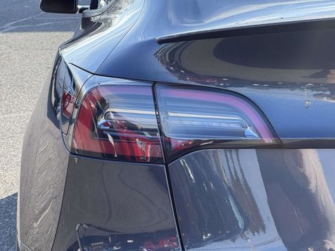 Used 2024 Tesla Model Y Performance image 9