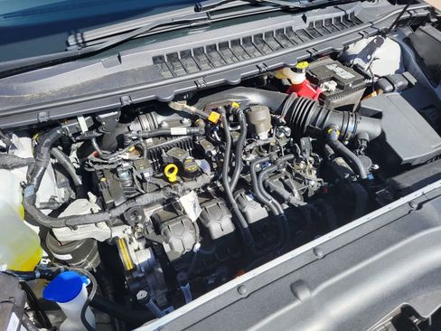 Used 2024 Ford Edge SE image 28