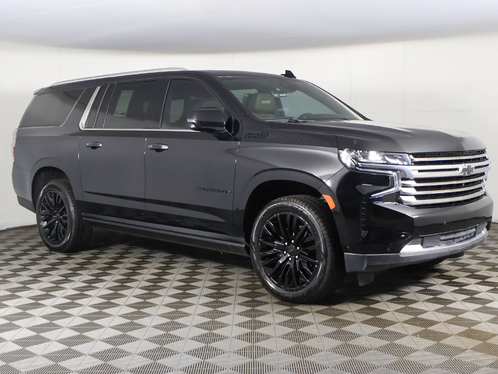 Used 2024 Chevrolet Suburban High Country w/ Advanced Technology Package AWD/4WD image 3