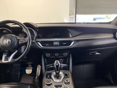 Used 2022 Alfa Romeo Stelvio Ti AWD/4WD image 20
