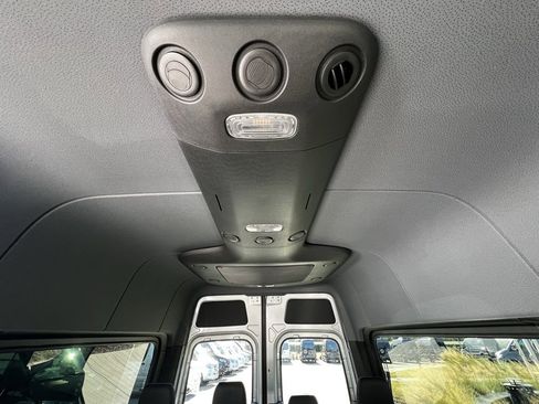 Used 2024 Mercedes-Benz Sprinter 2500 image 30