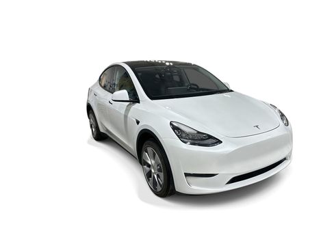 Certified 2023 Tesla Model Y AWD image 8