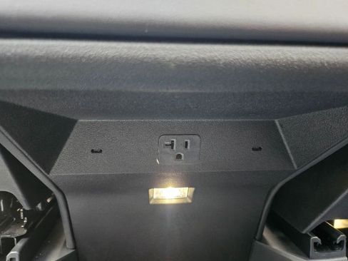 Used 2024 Tesla Cybertruck AWD Crew Cab image 79