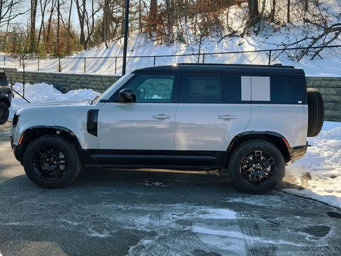 New 2026 Land Rover Defender 110 X-Dynamic SE image 6